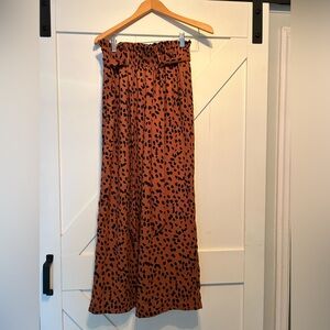 Leopard print, high-waisted, wide leg pant women’s size medium